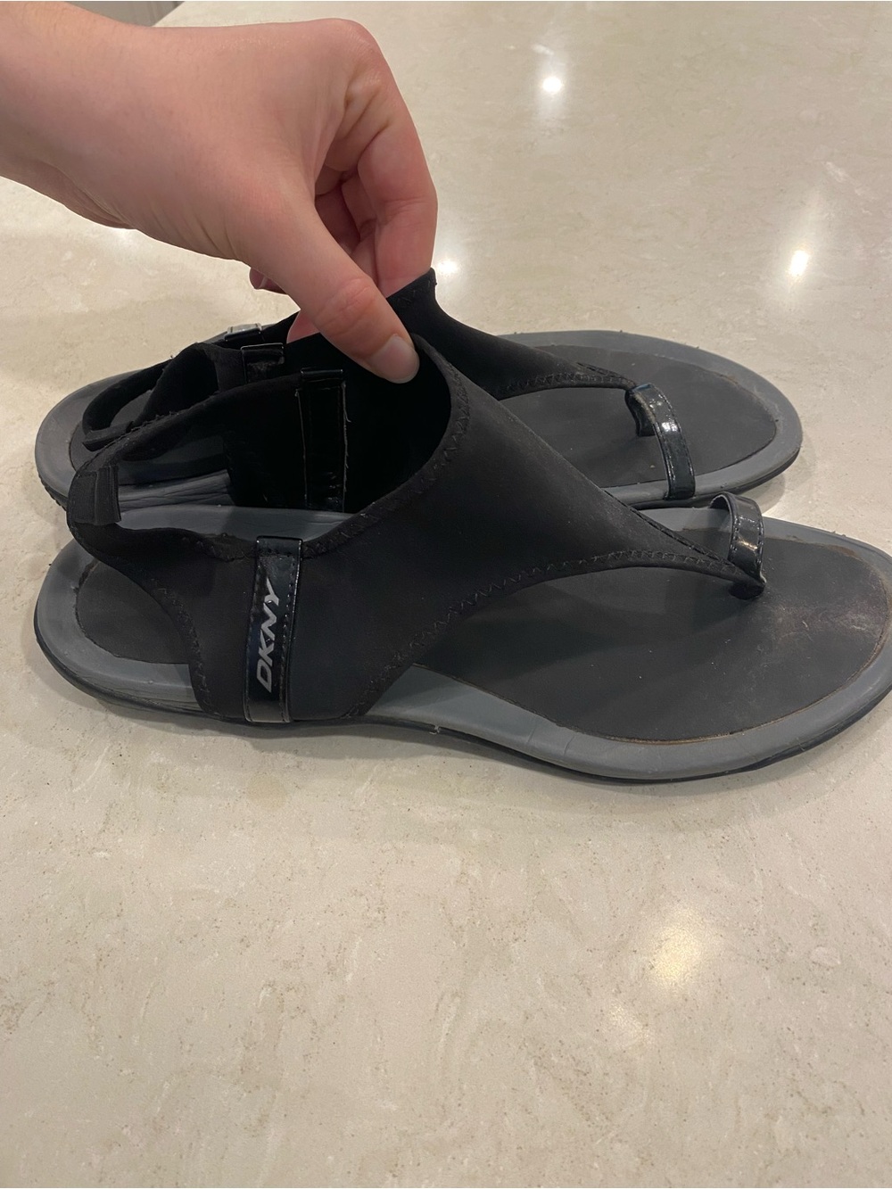 DKNY Black Woman’s Toe-Ring Sport Sandals